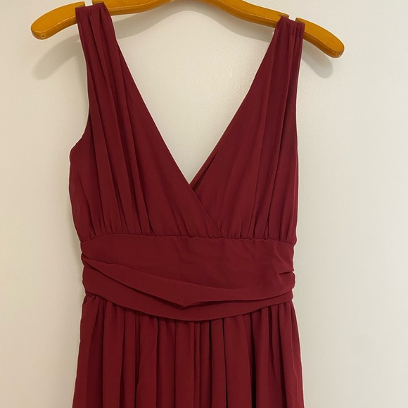Charlotte Russe flowy empire burgundy maxi dress - Picture 2 of 3